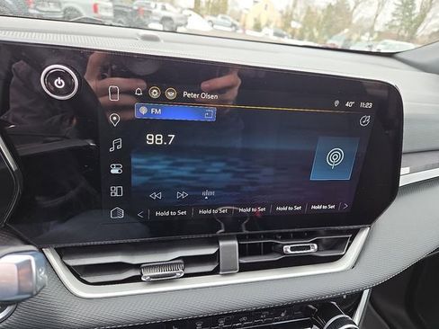Used 2025 Chevrolet Equinox LT FWD image 17