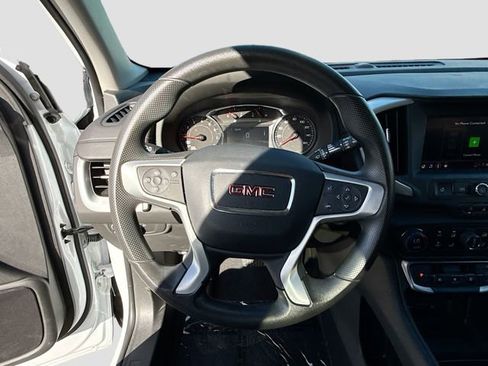 Used 2023 GMC Terrain SLE w/ Driver Convenience Package image 11