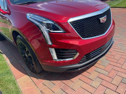 Used 2023 Cadillac XT5 Sportv w/ Technology Package AWD/4WD image 4