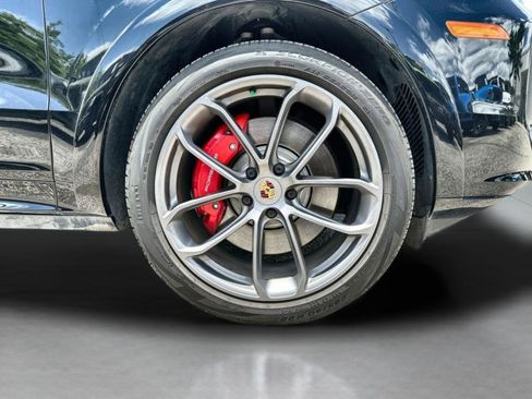 Used 2024 Porsche Cayenne S AWD/4WD image 37