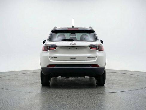 Used 2025 Jeep Compass Limited image 7