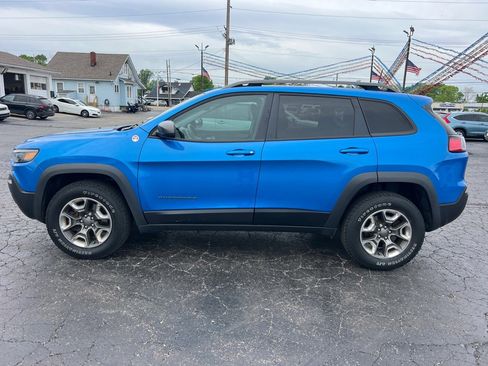 Used 2019 Jeep Cherokee Trailhawk w/ Cold Weather Group AWD/4WD image 4