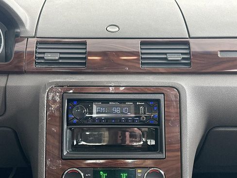 Used 2008 Ford Taurus SEL FWD image 15