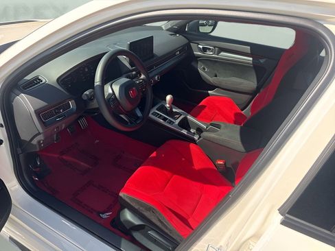 Used 2025 Honda Civic Type R image 9