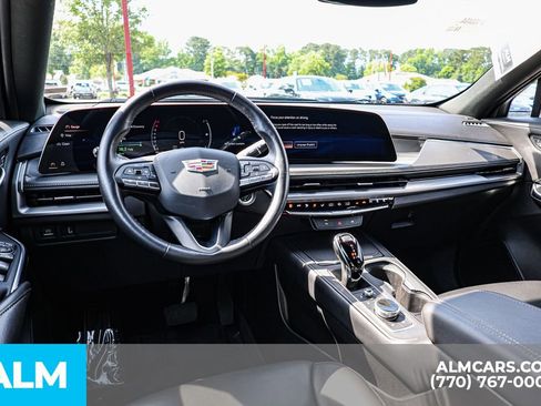 Used 2025 Cadillac XT4 Premium Luxury FWD image 29