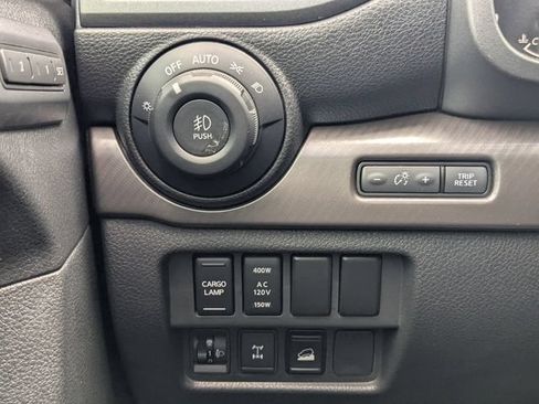 Used 2023 Nissan Titan PRO-4X w/ Pro-4x Convenience Package AWD/4WD image 23