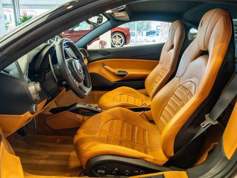 Certified 2016 Ferrari 488 GTB RWD image 10