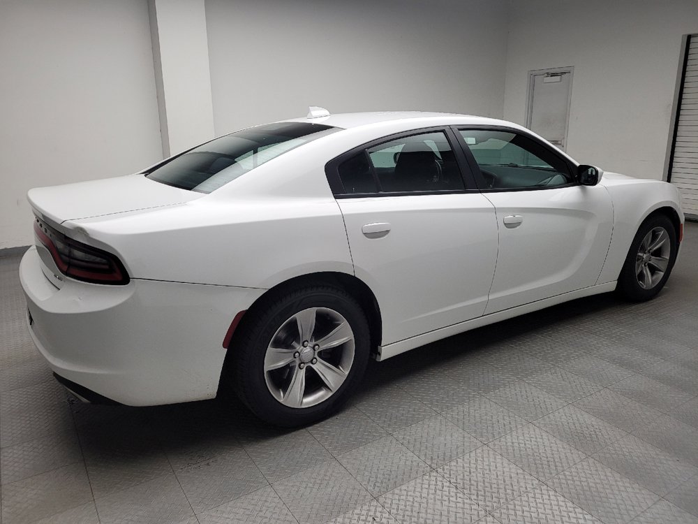 Used 2016 Dodge Charger SXT RWD image 10