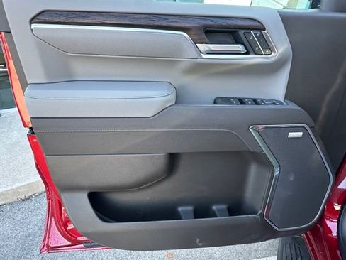 New 2026 GMC Sierra 1500 SLT image 14