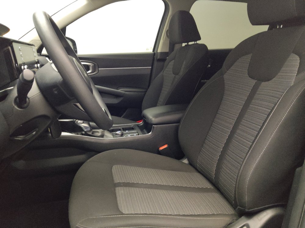 Used 2023 Kia Sorento LX FWD image 17