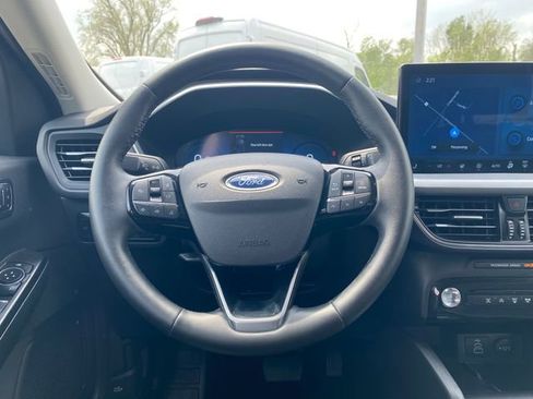 Used 2025 Ford Escape Platinum AWD/4WD image 21