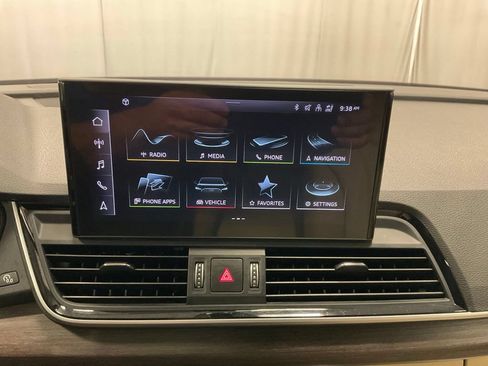Used 2024 Audi Q5 2.0T Premium Plus AWD/4WD image 21
