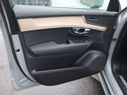 Certified 2025 Volvo XC90 B6 Plus image 15