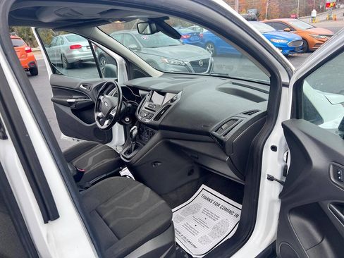 Used 2018 Ford Transit Connect XLT image 17