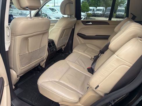 Used 2017 Mercedes-Benz GLS 450 4MATIC image 10