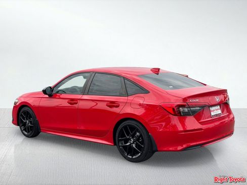 Used 2023 Honda Civic Sport image 3