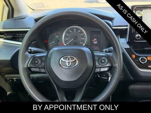 Used 2020 Toyota Corolla LE FWD image 12