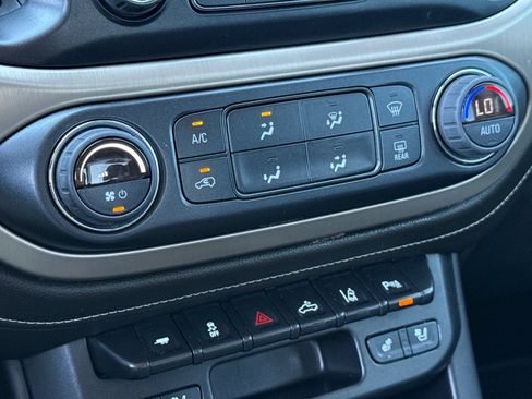 Used 2022 GMC Canyon Denali AWD/4WD image 21