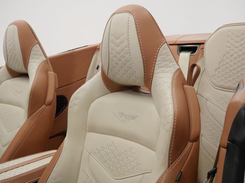 Used 2022 Aston Martin DBS Superleggera Volante RWD image 26