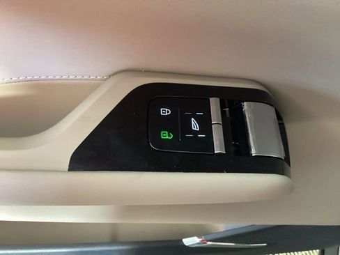 New 2026 Volvo EX90 Ultra AWD/4WD image 17