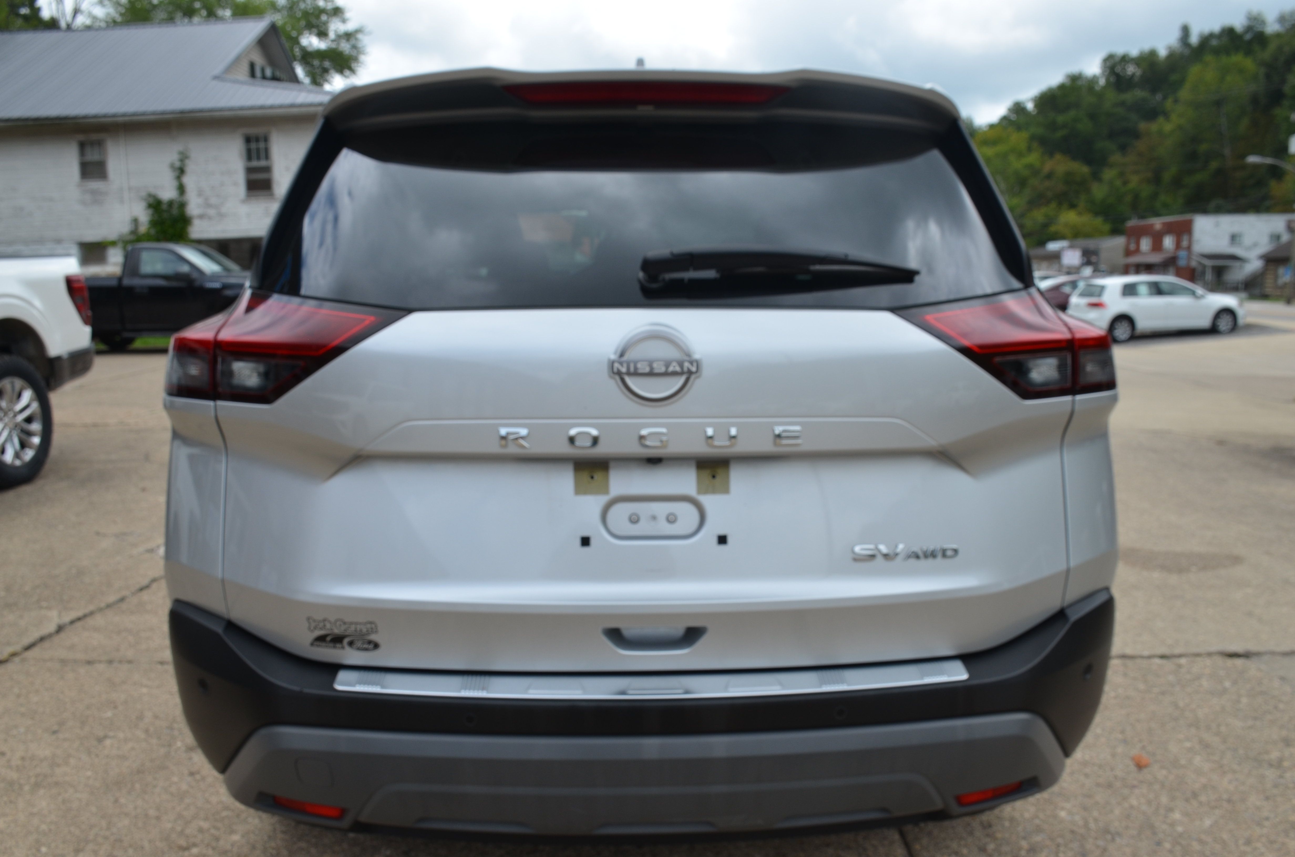 Used 2023 Nissan Rogue SV AWD/4WD image 6