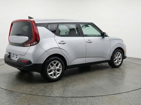 Used 2025 Kia Soul LX w/ LX Technology Package image 9