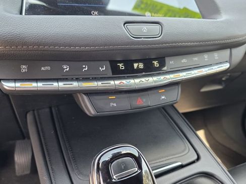 Used 2023 Cadillac XT4 Premium Luxury image 15