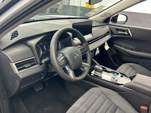New 2026 Mitsubishi Outlander Trail Edition AWD/4WD image 10
