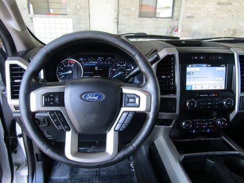 Used 2019 Ford F250 Lariat w/ Lariat Ultimate Package AWD/4WD image 16