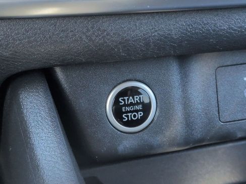 Certified 2021 Nissan Rogue SV image 21