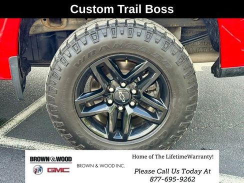 Used 2021 Chevrolet Silverado 1500 Custom Trail Boss w/ LPO, Dark Essentials Package AWD/4WD image 31