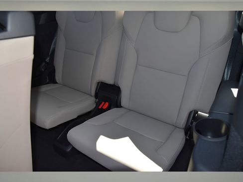 New 2026 Volvo XC90 B6 Plus w/ Protection Package Premier image 16