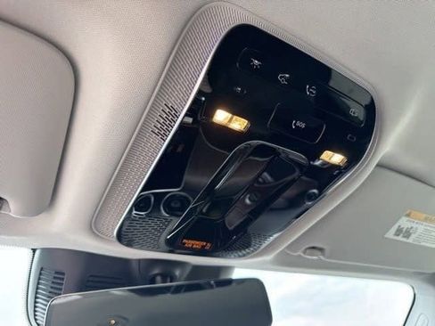 New 2025 Mercedes-Benz GLC 350e 4MATIC image 19