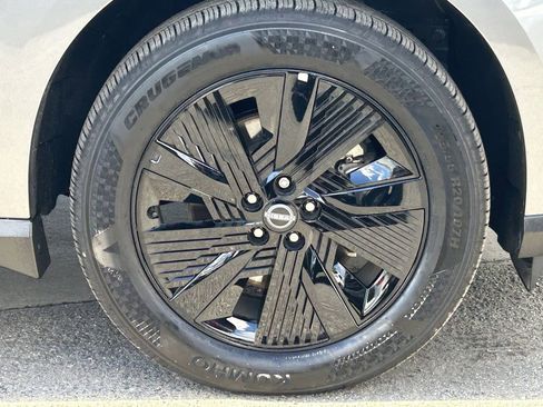 Certified 2025 Nissan Murano SV image 8