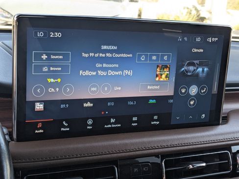 Used 2022 Lincoln Nautilus Reserve w/ Equipment Group 201A image 15