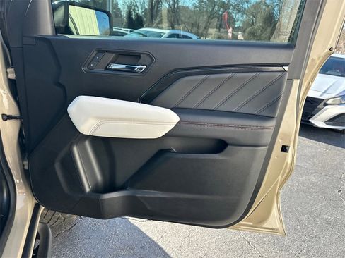 Used 2024 GMC Canyon AT4X image 15