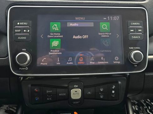 Used 2022 Nissan Leaf SV FWD image 11