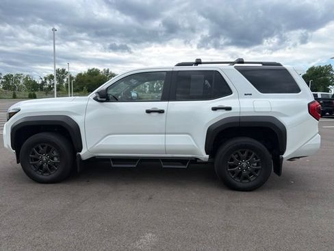 Used 2026 Toyota 4Runner SR5 AWD/4WD image 14