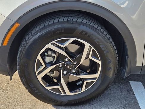 Used 2023 Kia Sportage LX image 11