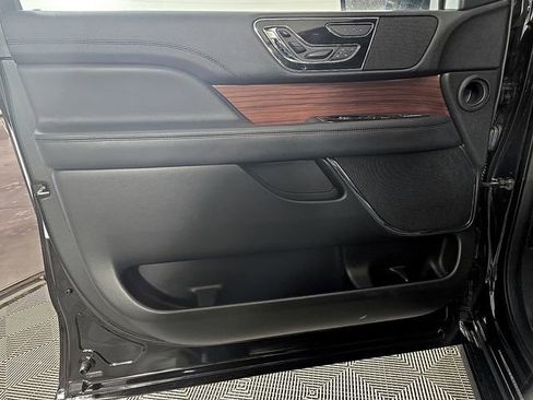 Certified 2024 Lincoln Navigator Reserve AWD/4WD image 14