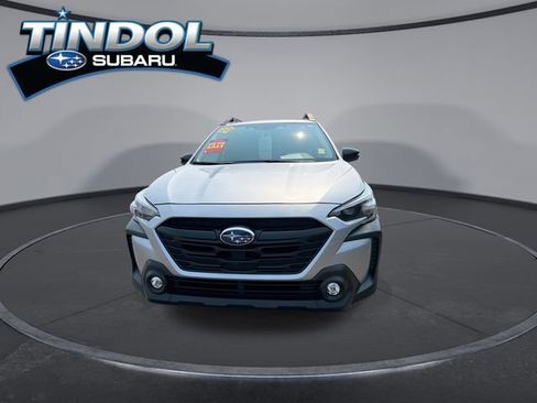 Certified 2025 Subaru Outback Onyx Edition w/ Tech Package 2 AWD/4WD image 3