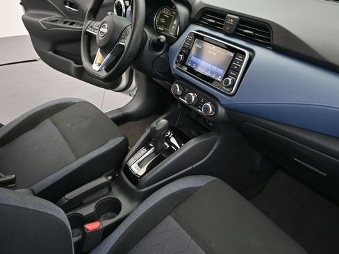 Used 2025 Nissan Versa SV FWD image 13