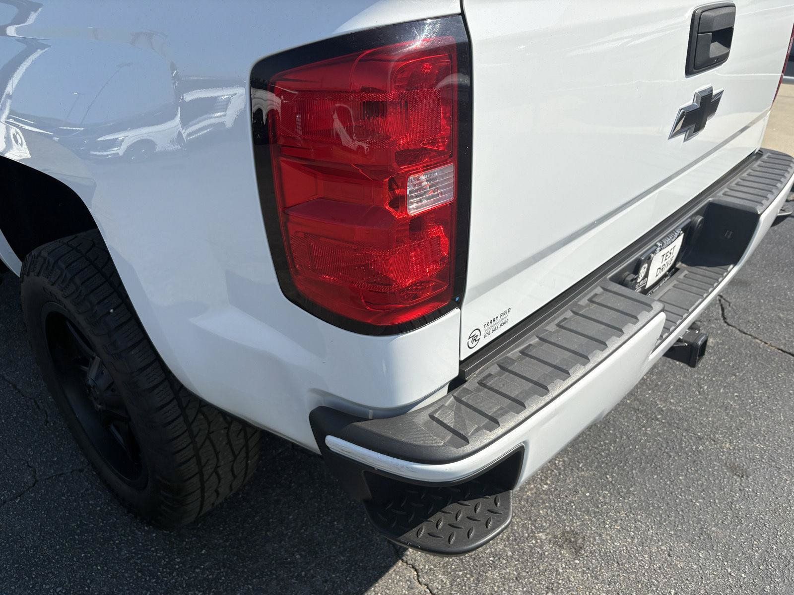 Used 2018 Chevrolet Silverado 1500 Custom w/ Custom Value Package RWD image 13