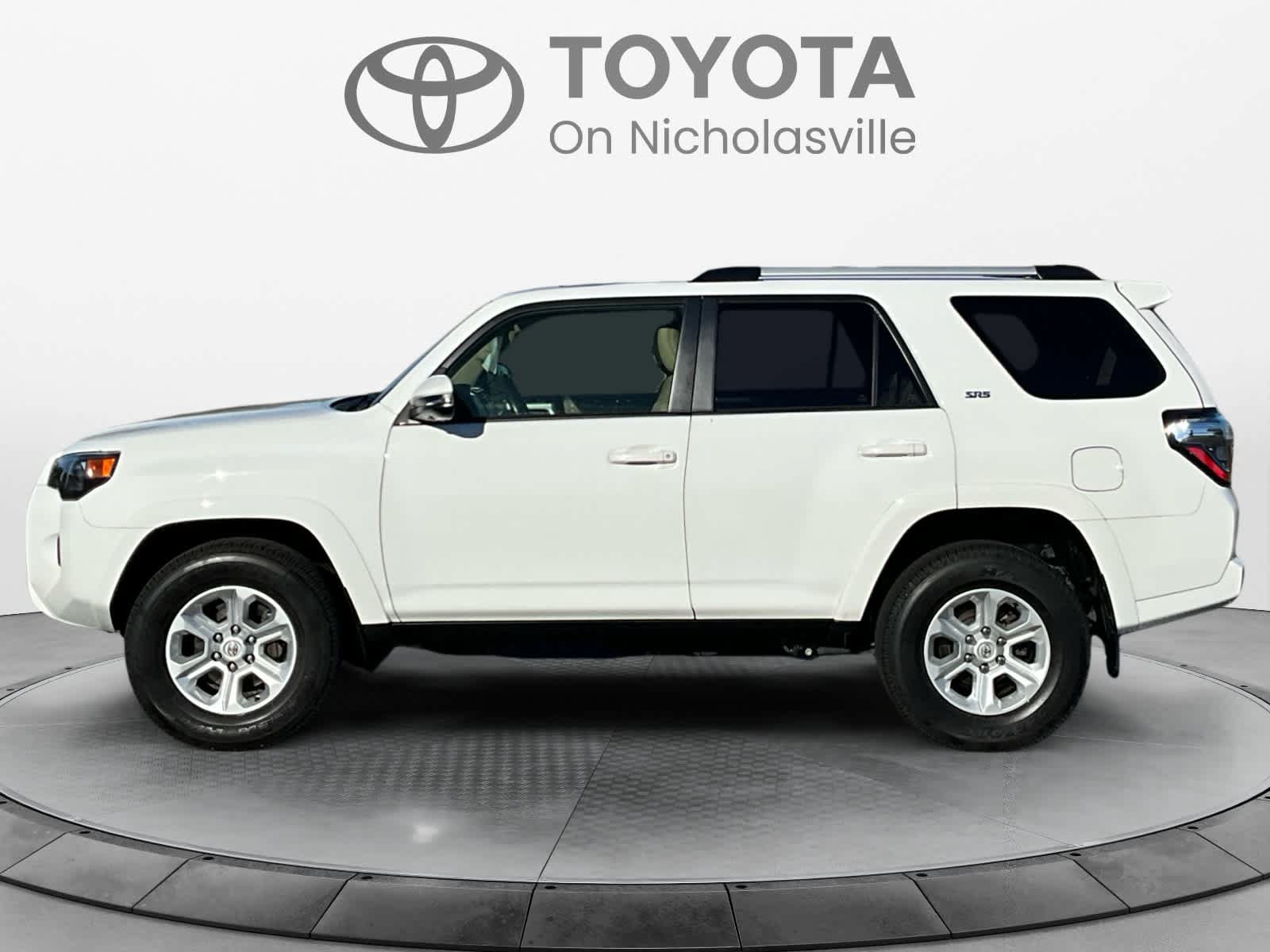 Used 2023 Toyota 4Runner SR5 Premium w/ Moonroof Package AWD/4WD image 2