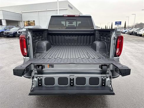 New 2026 GMC Sierra 1500 SLT w/ SLT Premium Plus Package image 8