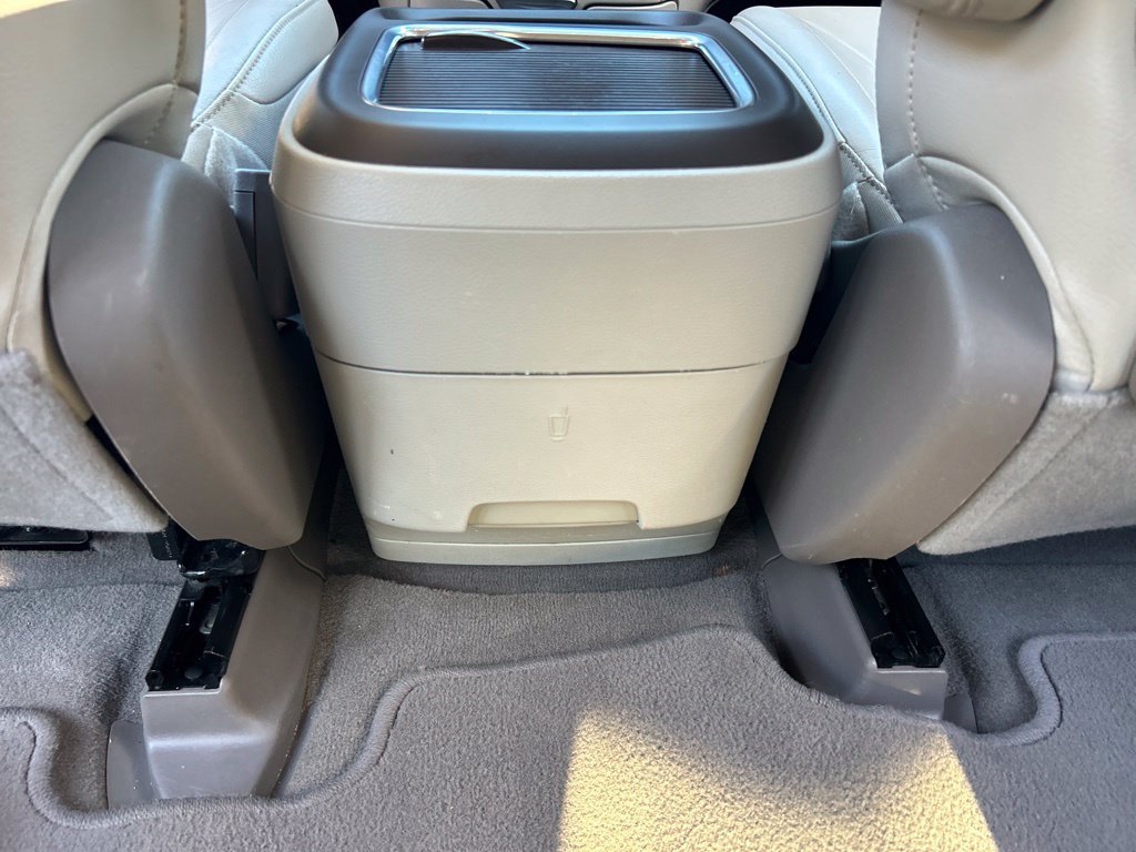 Used 2021 Chrysler Pacifica Touring-L w/ Uconnect Theater Family Group FWD image 47