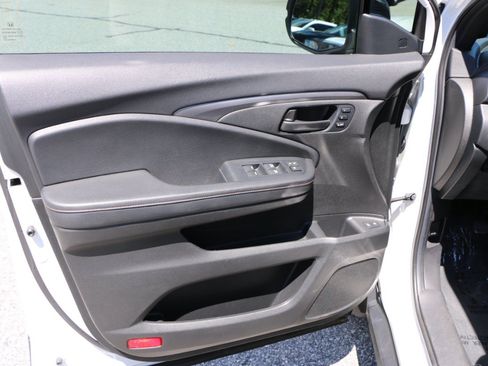 Used 2023 Honda Passport TrailSport image 16