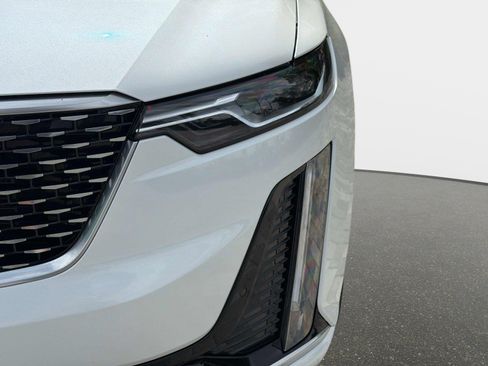 Used 2024 Cadillac XT6 Premium Luxury AWD/4WD image 9