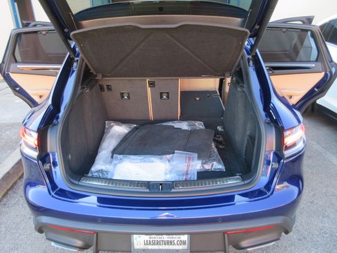 Used 2024 Porsche Macan image 35