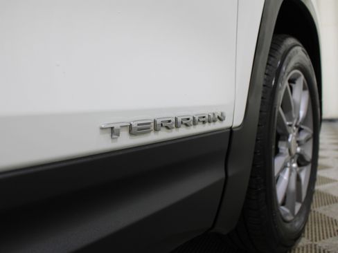 Used 2023 GMC Terrain SLT AWD/4WD image 28